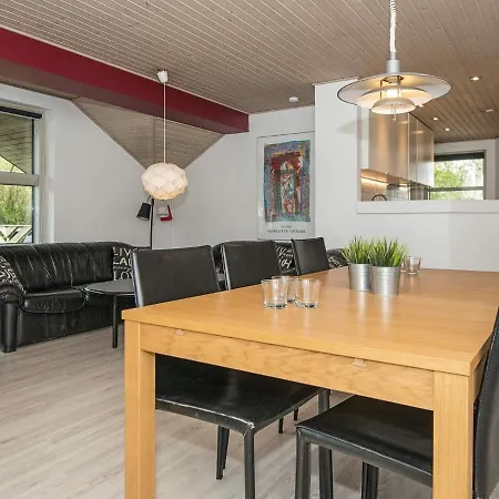 10 Person In Juelsminde