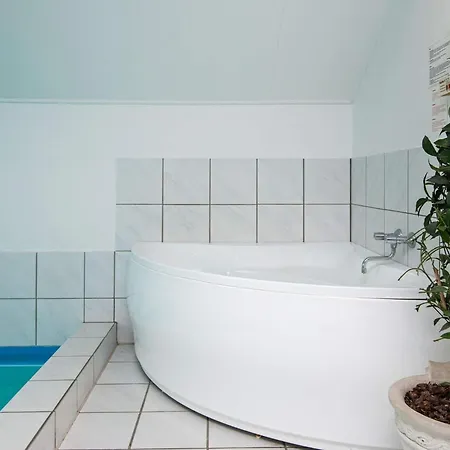 4 Star In Juelsminde Ferienhaus *