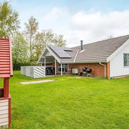 Ferienhaus 4 Star In Juelsminde *